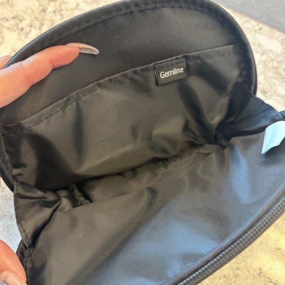 Huda Beauty Black‎ small make- up bag - Picture 5 of 5